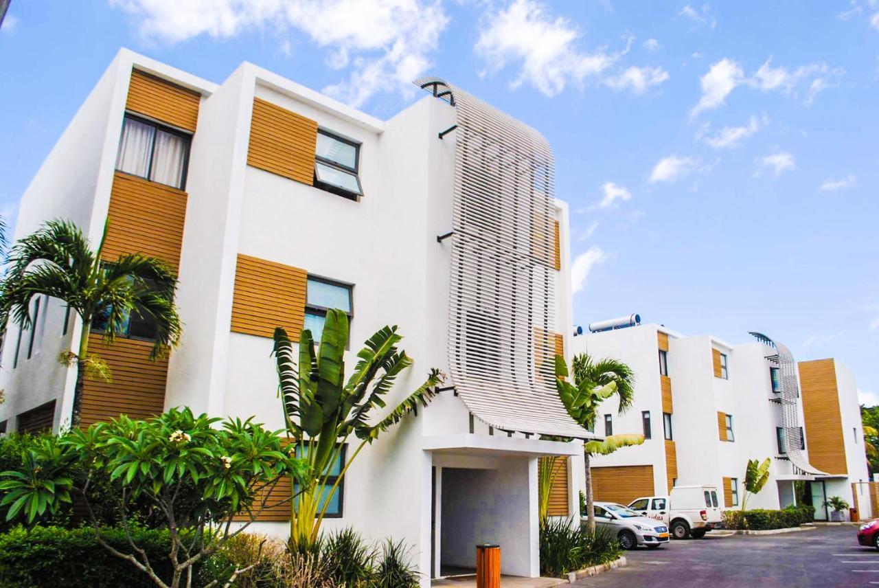 Cap Ouest Luxury Beachfront Flic en Flac Exterior photo