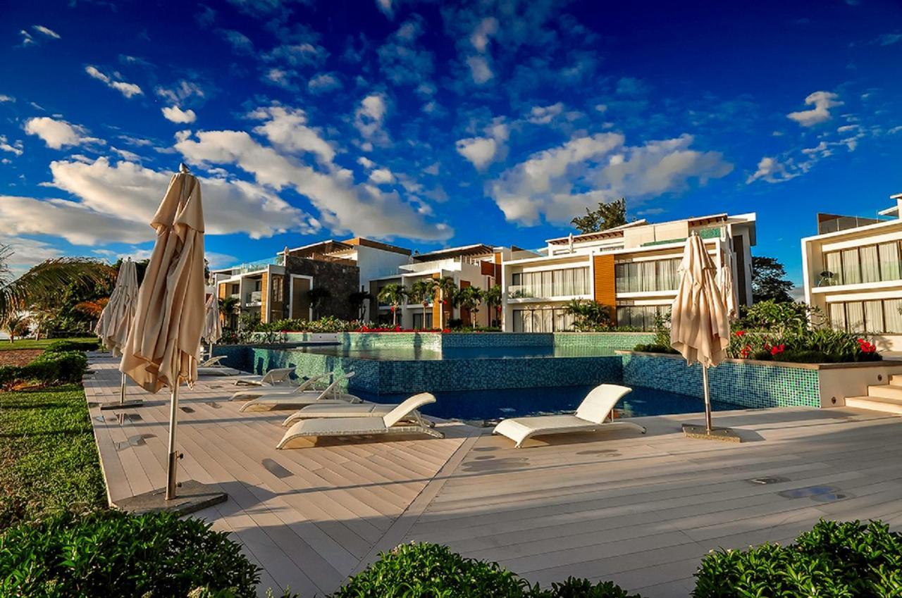Cap Ouest Luxury Beachfront Flic en Flac Exterior photo