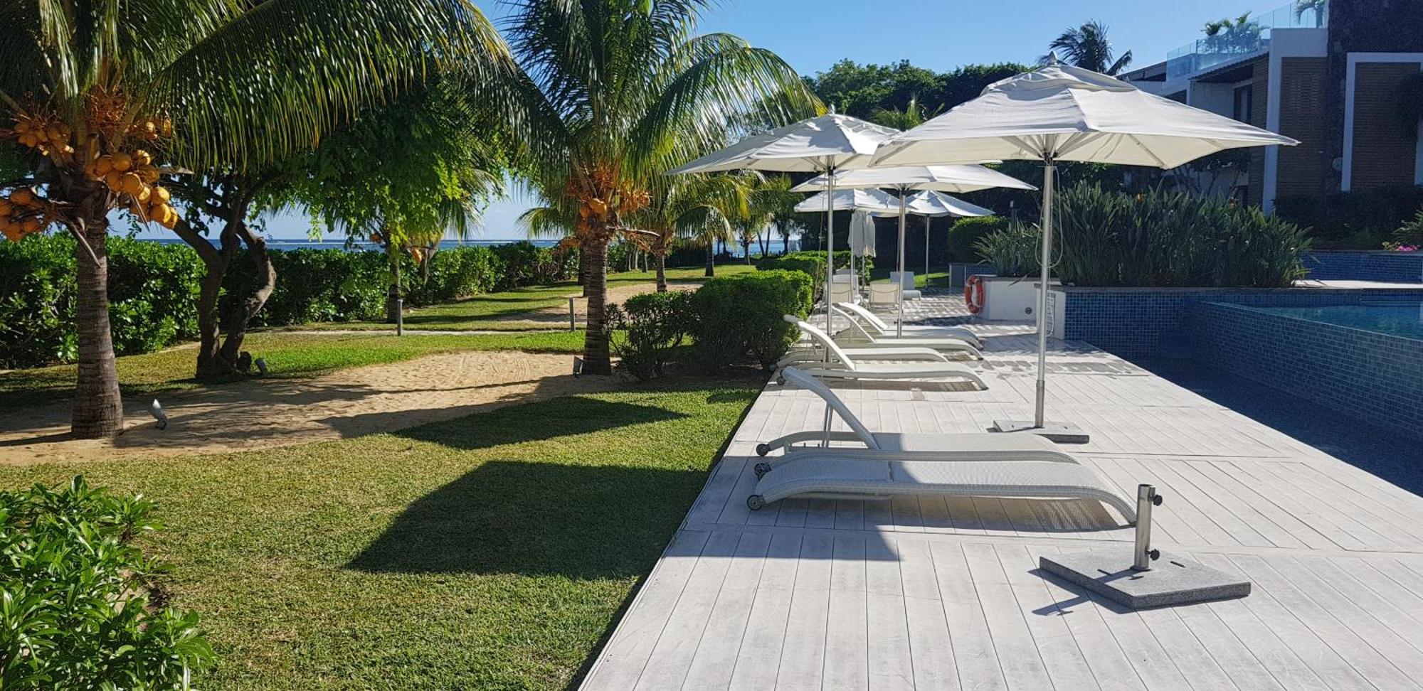 Cap Ouest Luxury Beachfront Flic en Flac Exterior photo